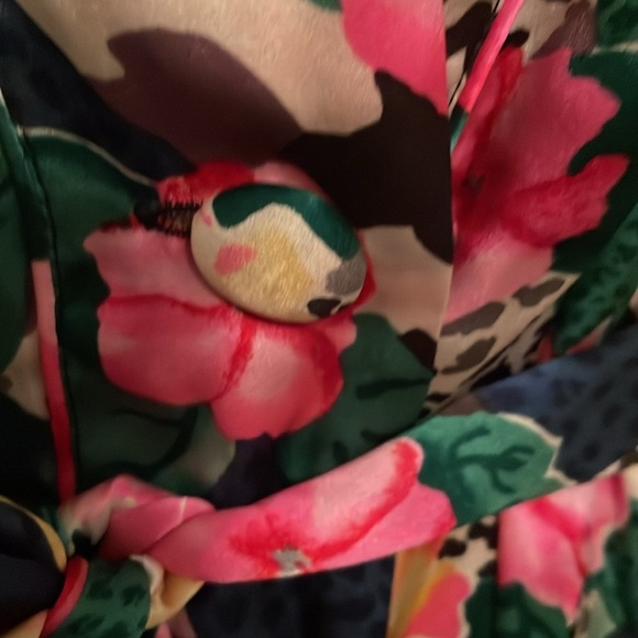 EUC Vintage Victorias Secret Gold Label 100% silk robe, floral & animal print OS - Picture 3 of 6
